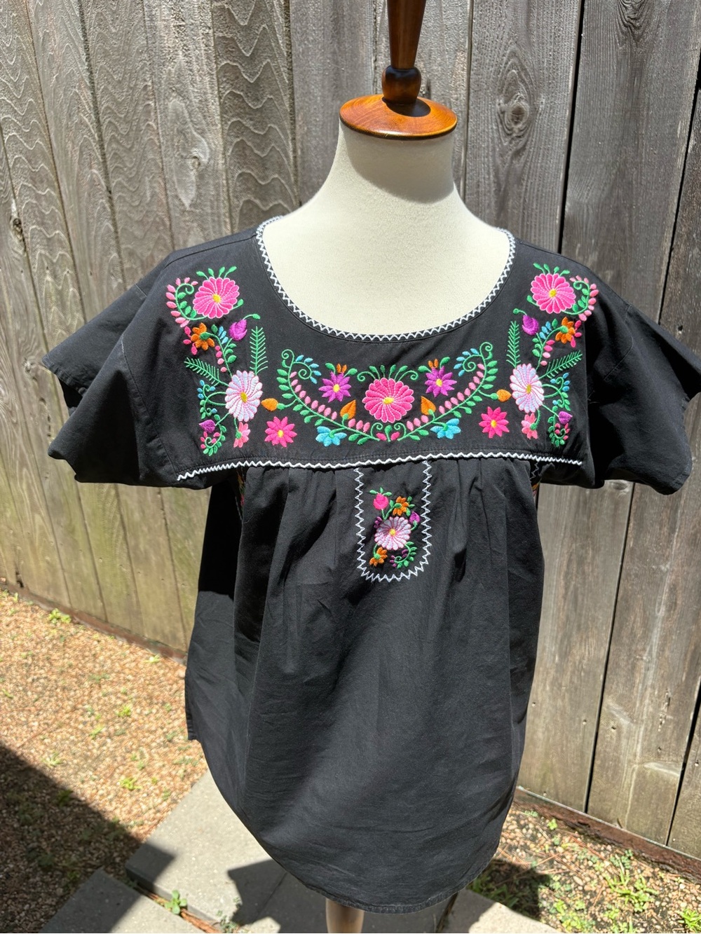 Unik Black Embroidered Floral Peasant Blouse